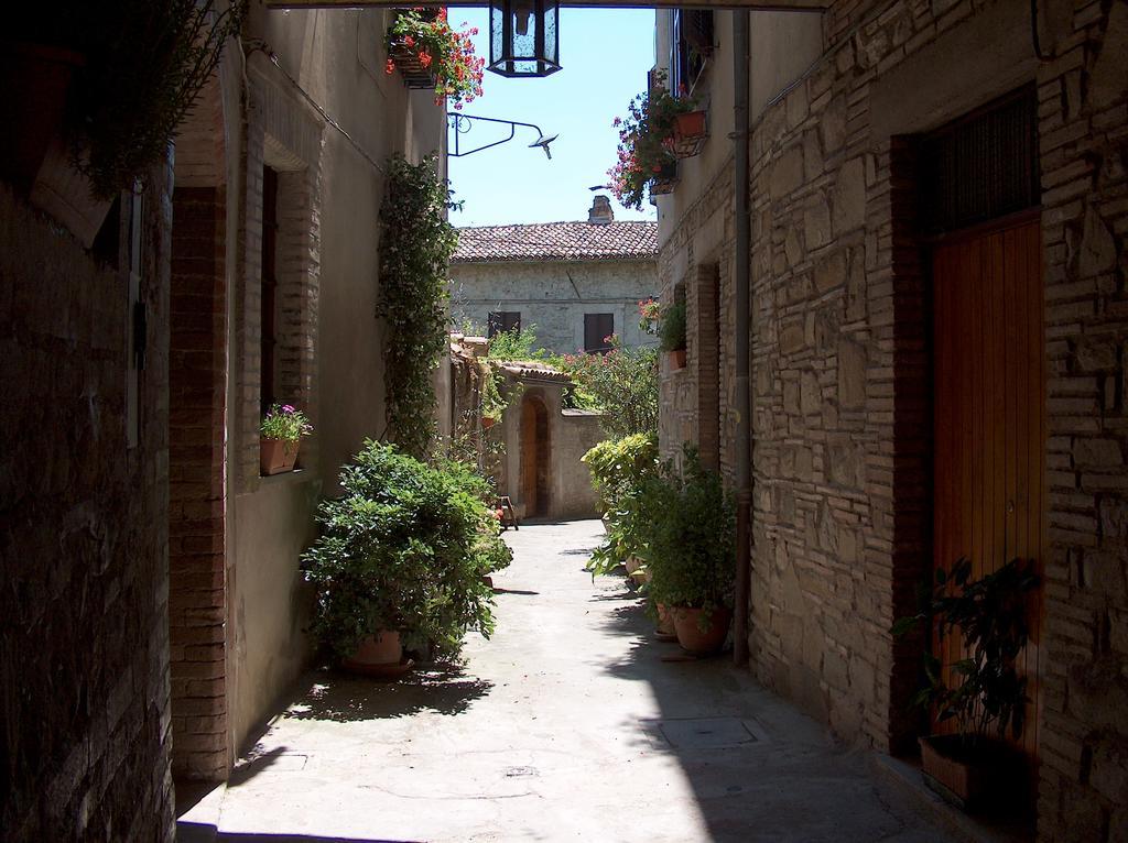 Hotel Palazzo Brunamonti Bevagna Exterior foto