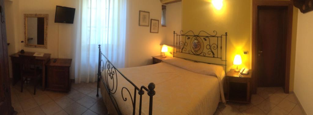 Hotel Palazzo Brunamonti Bevagna Exterior foto
