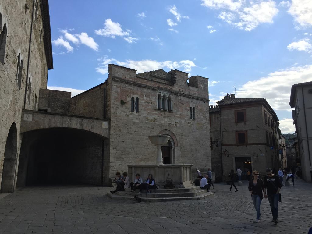 Hotel Palazzo Brunamonti Bevagna Exterior foto